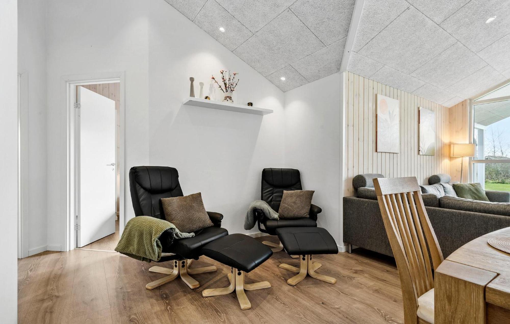 Beautiful Home In Tarm With Sauna 外观 照片