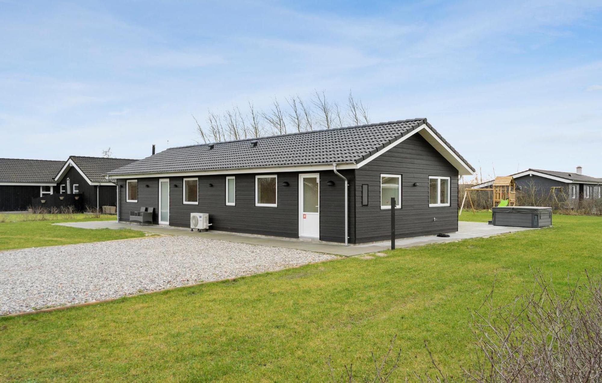 Beautiful Home In Tarm With Sauna 外观 照片